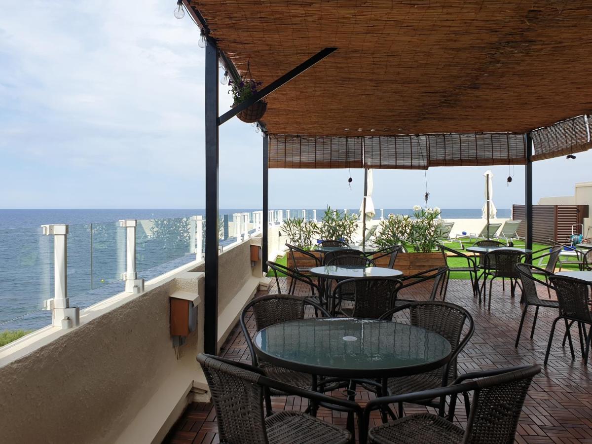 Rallye Hotel L' Escala Екстериор снимка