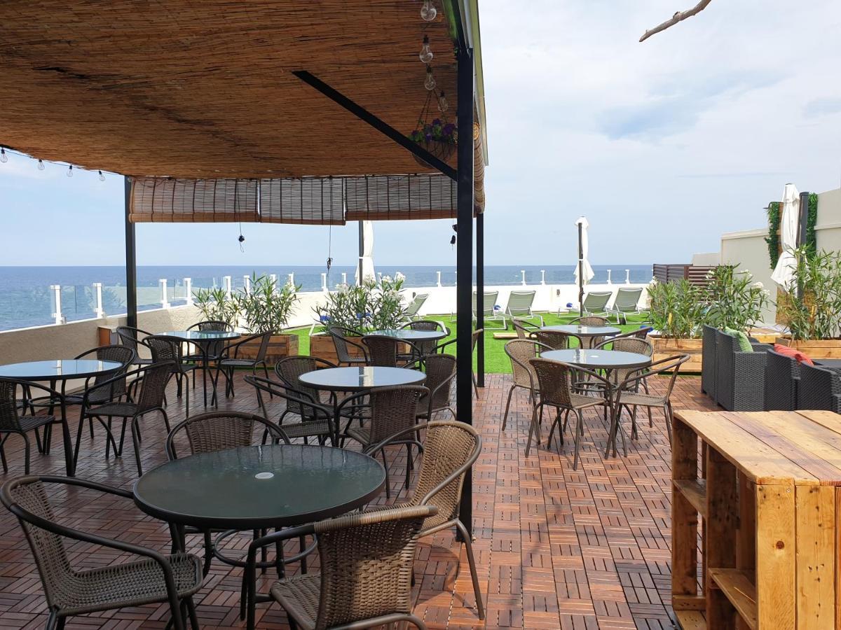 Rallye Hotel L' Escala Екстериор снимка