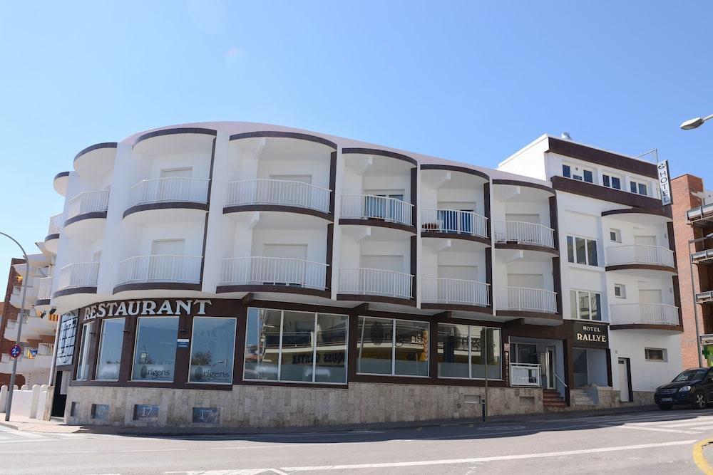 Rallye Hotel L' Escala Екстериор снимка