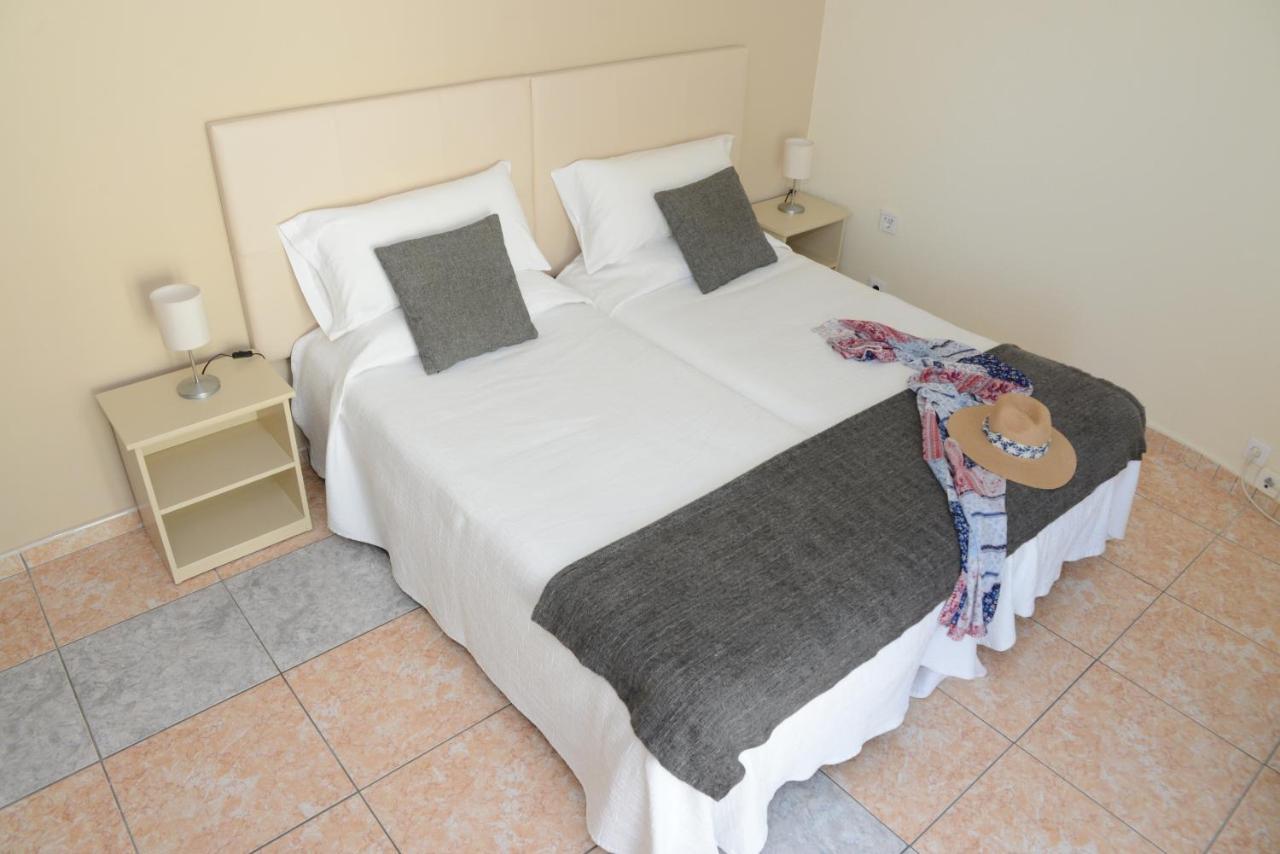 Rallye Hotel L' Escala Екстериор снимка
