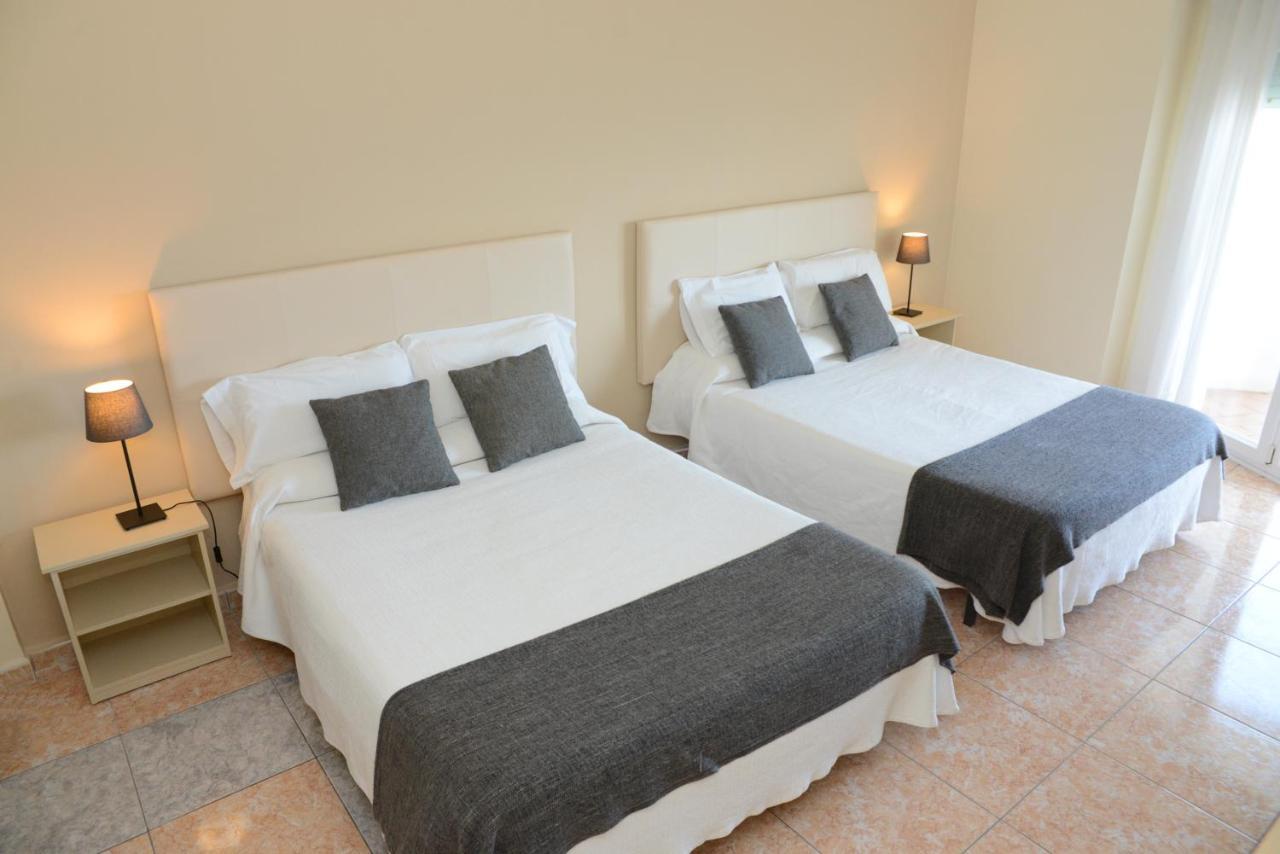 Rallye Hotel L' Escala Екстериор снимка