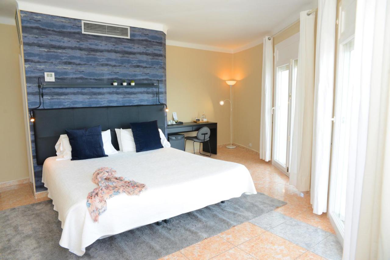 Rallye Hotel L' Escala Екстериор снимка