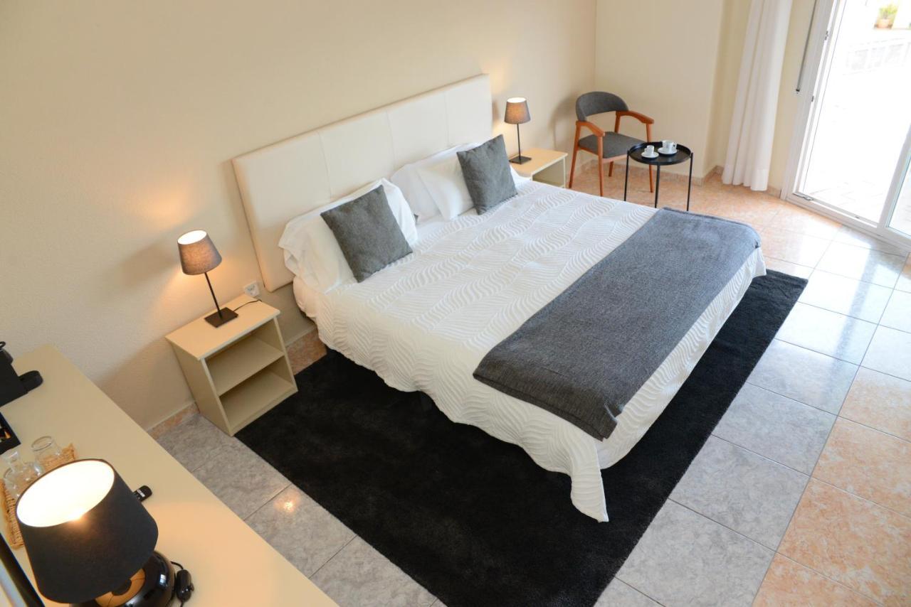 Rallye Hotel L' Escala Екстериор снимка